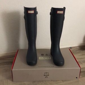 Gray slim hunter boots